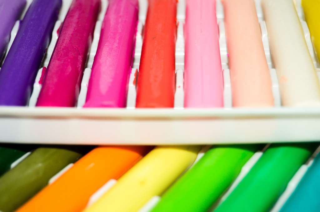 Beneficios de la plastilina para trabajar la psicomotricidad fina en los niños
