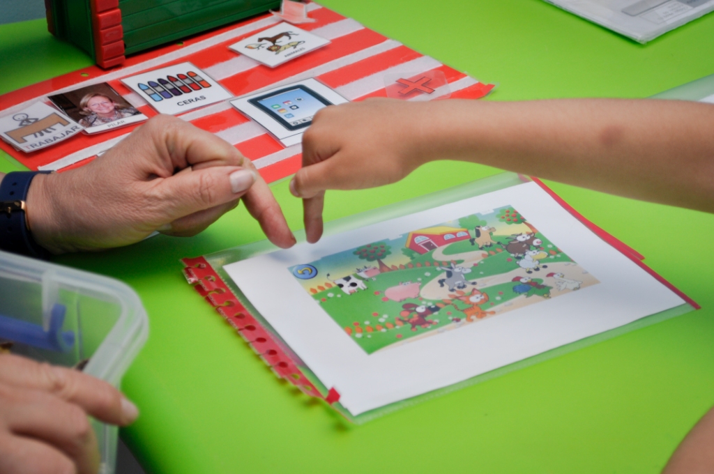 Lectura globalizada para niños con autismo como método de aprendizaje