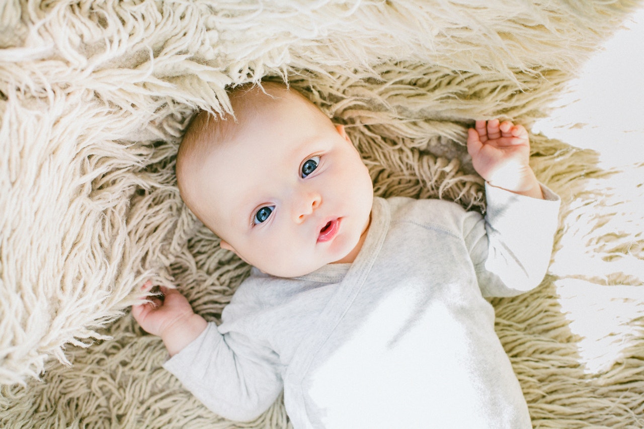 Ítems de desarrollo psicomotor en el primer año de vida