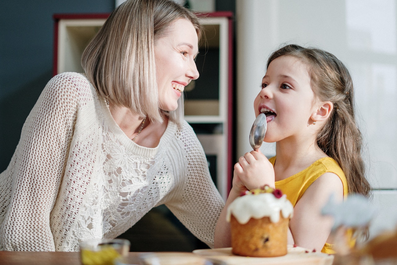 Mi hijo tiende a comer con ansiedad, ¿cómo le ayudo?
