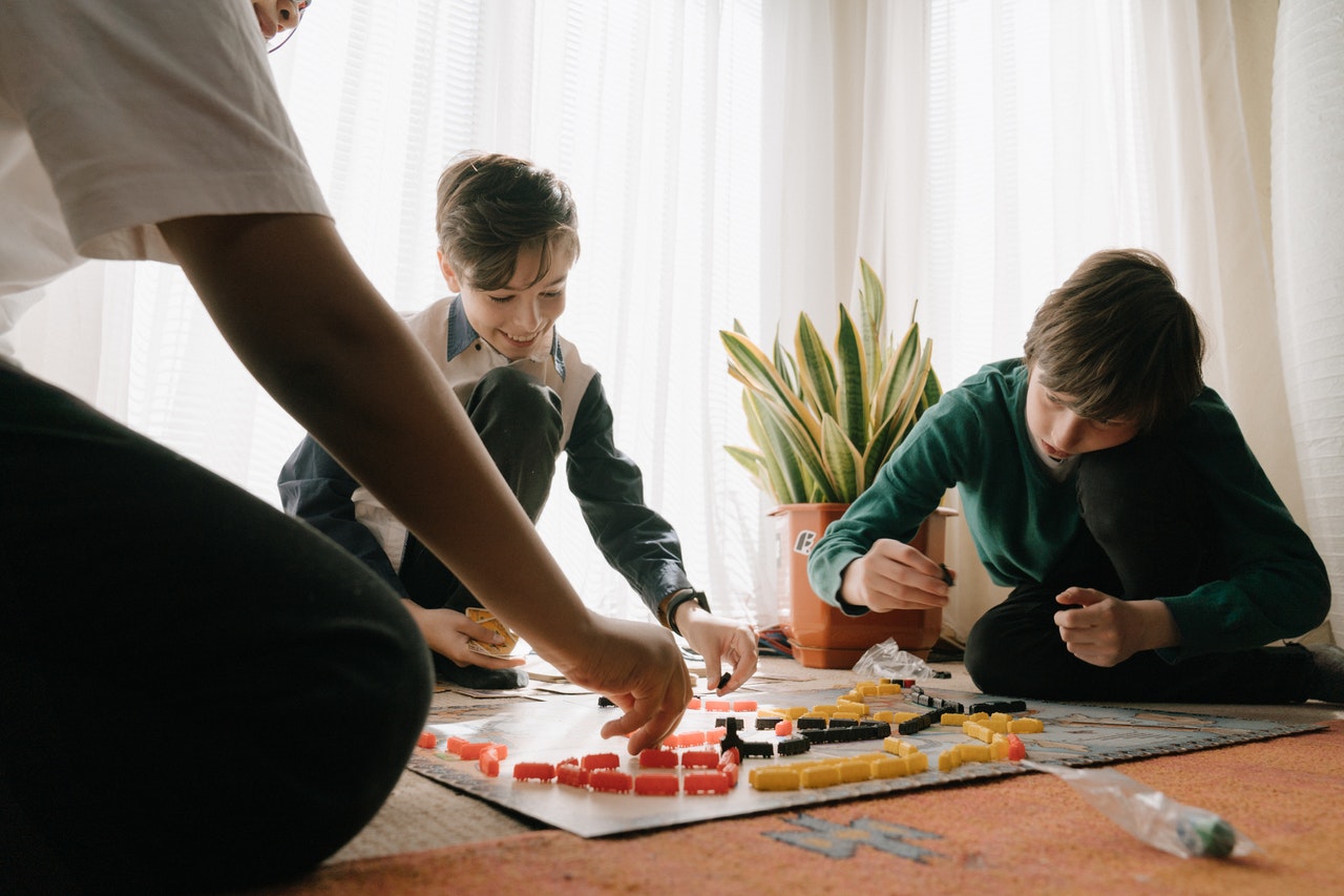 5 juegos para entrenar funciones ejecutivas y lenguaje en familia