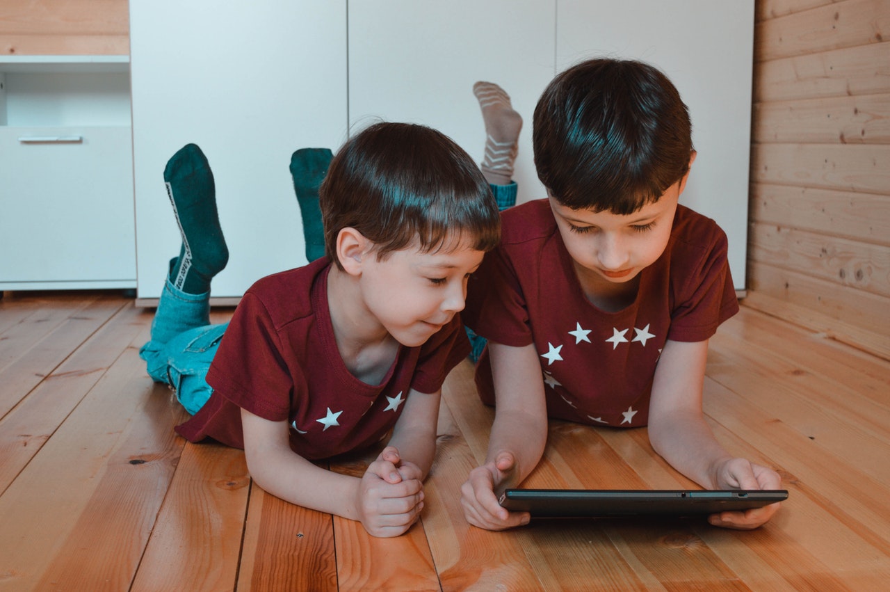 El peligro de las nuevas tecnologías y las pantallas en niños: efectos y recomendaciones
