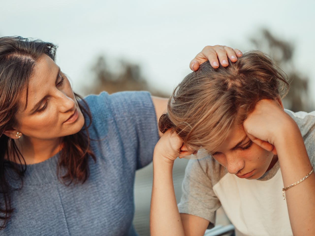 ¿Cómo ofrecer apoyo emocional a nuestros niños o adolescentes tras la tragedia de la DANA?