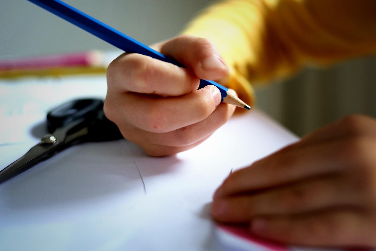 ¿Tu peque tiene dificultades para escribir?: podría ser un tema de conciencia fonológica
